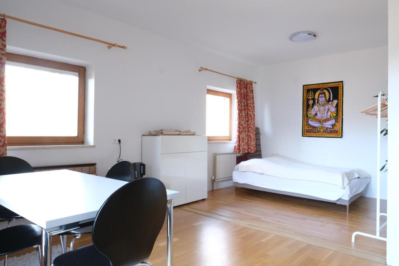 Doppelzimmer Innsbruck Bagian luar foto